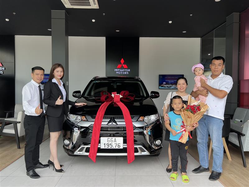 Giao xe cho Quý khách hàng